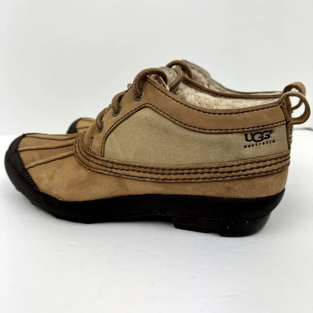 UGG Australia Boots Womens 7.5 Magpie Duck Ankle Bootie. Waterproof tan Leather